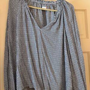 Old Navy Women's Black and White Striped Blouse